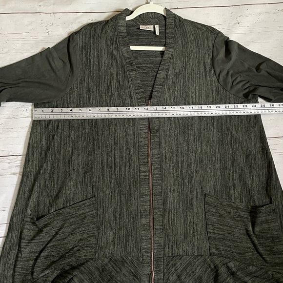 LOGO Lori Goldstein Zip Up Dark Green Cardigan with Shark Bite Hem, size 1X - Picture 12 of 15